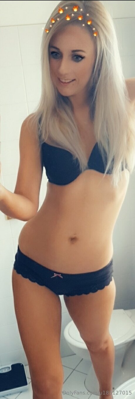 U185127015 estrella adulta galerías