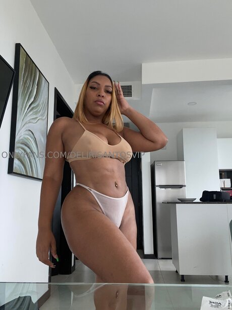 Delirisantosvip modelo atractivo imagen