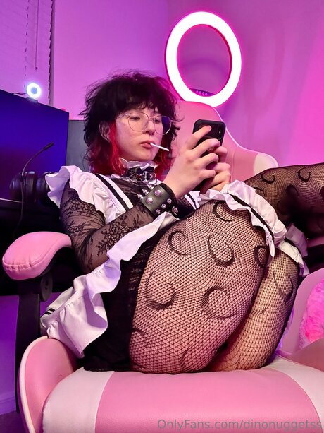 Dinonuggetss modelo desnuda galerías