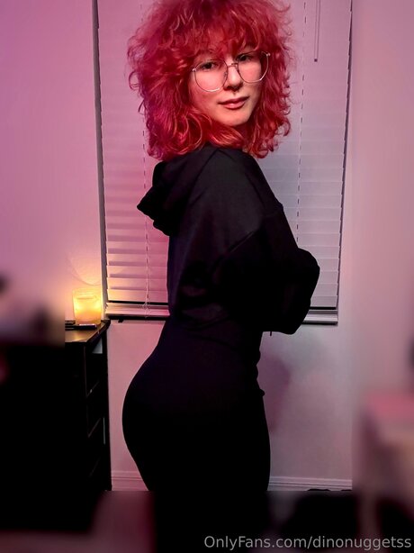 Dinonuggetss modelo xxx foto