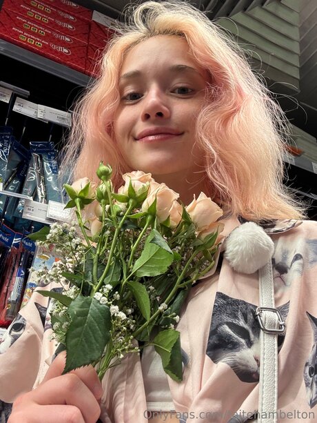 Taitehambelton estrella porno atractiva imagen