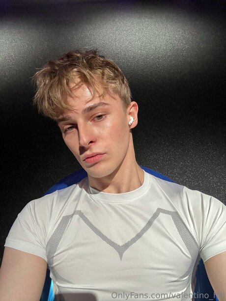 Valentino Hill estrella hermosa fotos