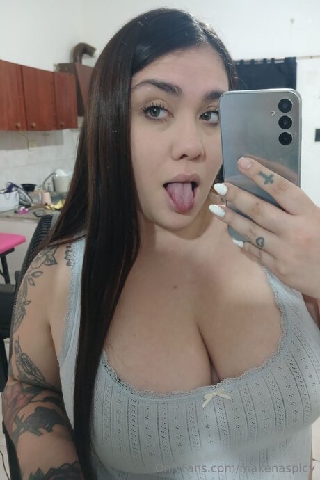 Makenaspicy actriz libre recopilación