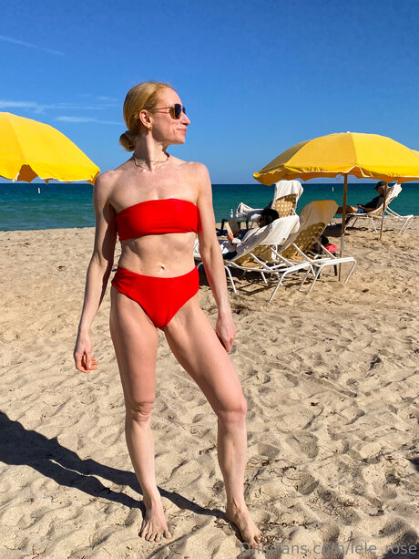 Lele Rose hermosa estrella foto