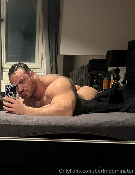 Berlindominator hermosa estrella archivo