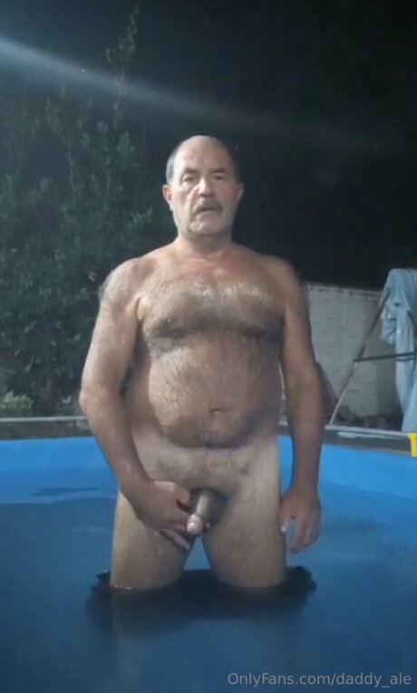 Daddy Ale estrella porno hd fotos