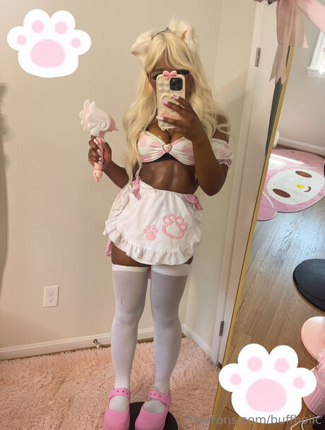 Buffholic actriz fotos