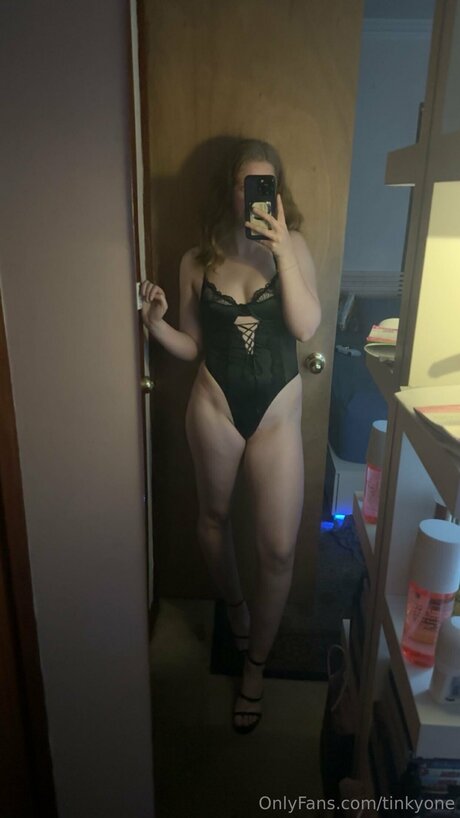 Tinkyone sexo modelo archivo