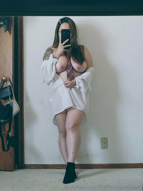 Officialjulieyang actriz de arte imágenes