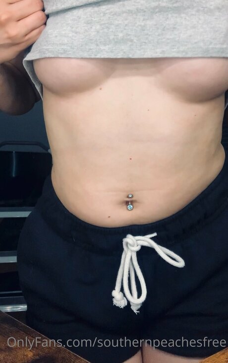 Southernpeachesfree estrella xxx imágenes