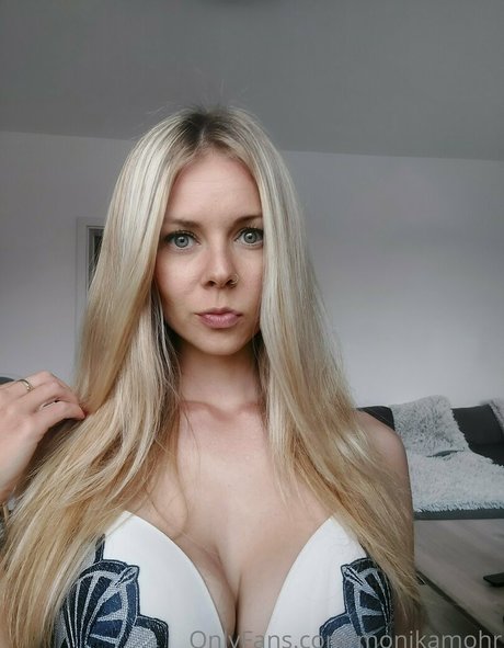 monikamohr estrella sexy galerías