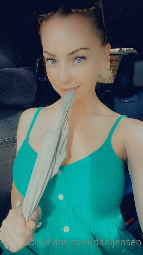 danijensen actriz erótica imágenes