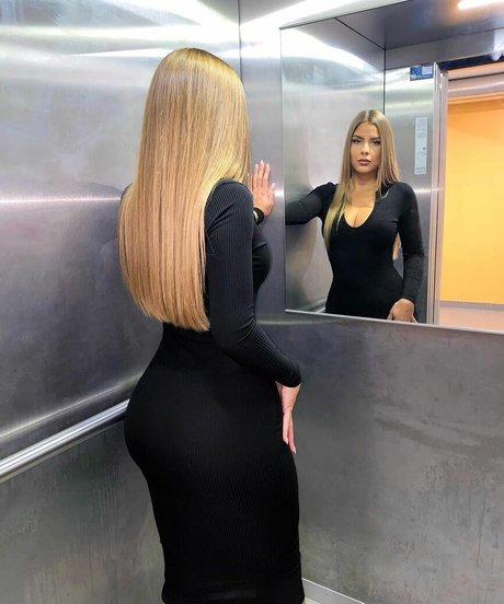 Ophe sexo modelo imágenes