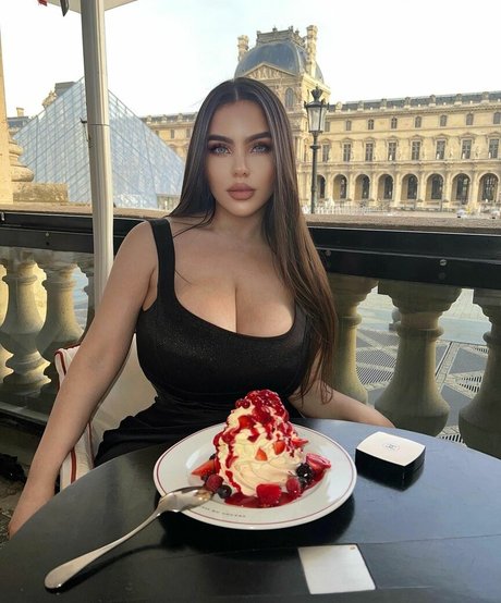 Noure Sahli modelo pornografico recopilación