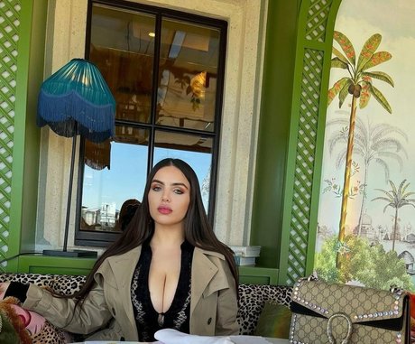 Noure Sahli hermosa estrella imágenes