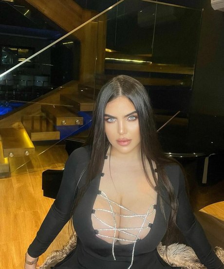 Noure Sahli sexo estrella foto