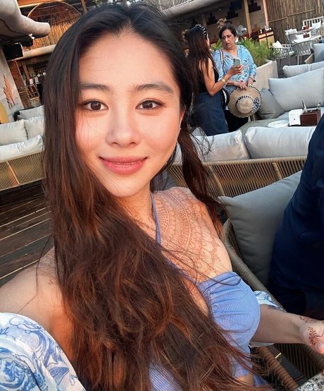 Mhyochi modelo adulto imágenes