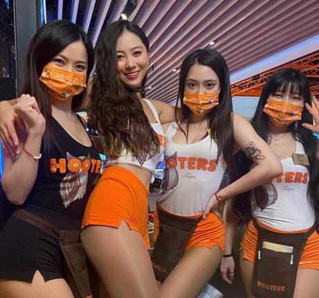 Mhyochi actriz atractiva imágenes