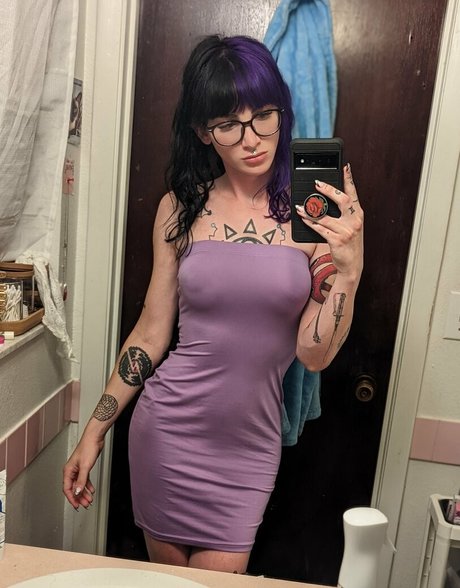 Violet Valentine modelo adulto galerías