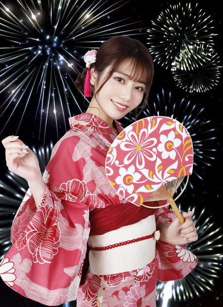 Saika Kawakita modelo superior galería