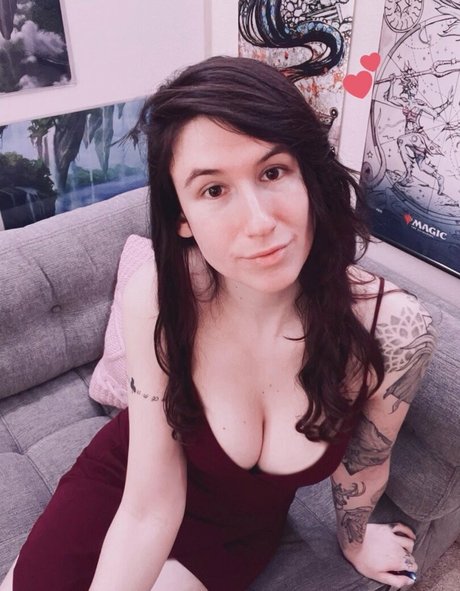 Bloody estrella porno agradable foto