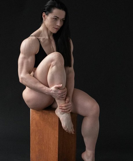 Galina Titova estrella porno erótica galería