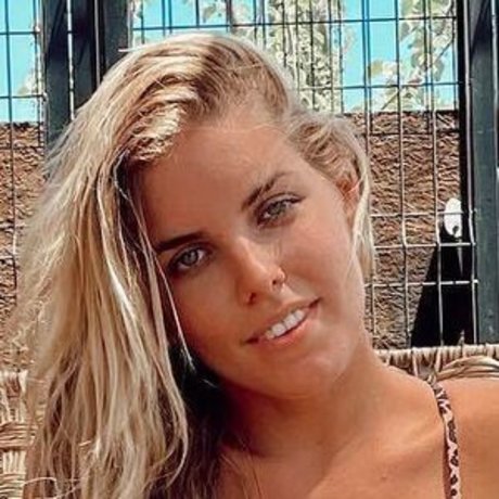 Stefi Grigaitis modelo foto