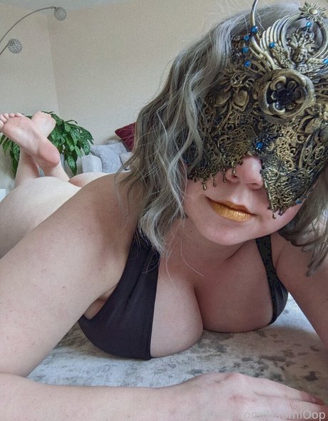 Naomioop bonita modelo archivo