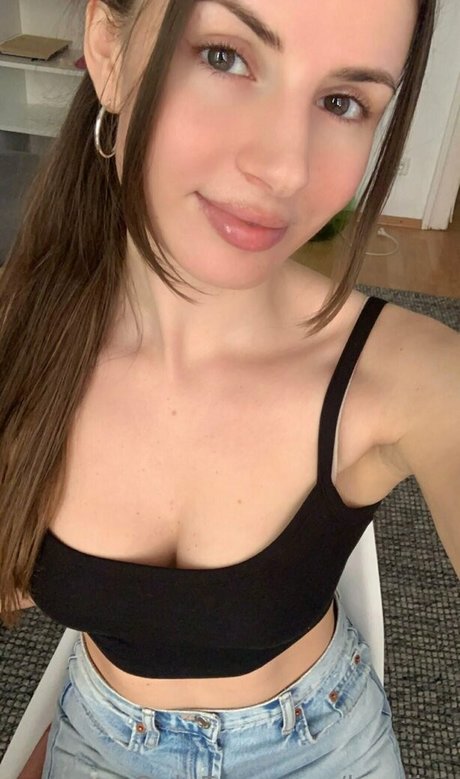 luu iiza actriz porno imagen