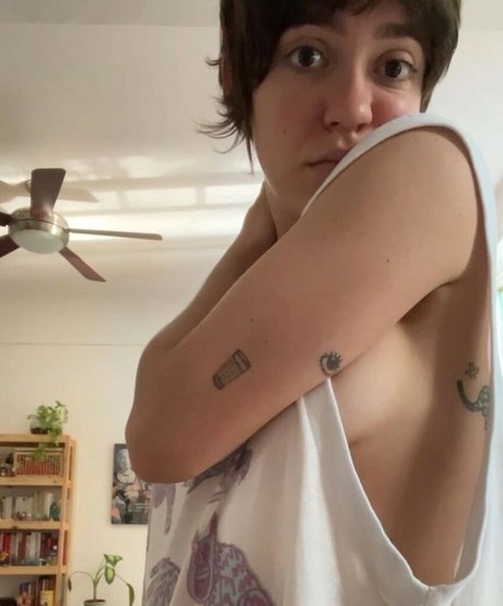 Valentina Bandeira modelo de arte galería