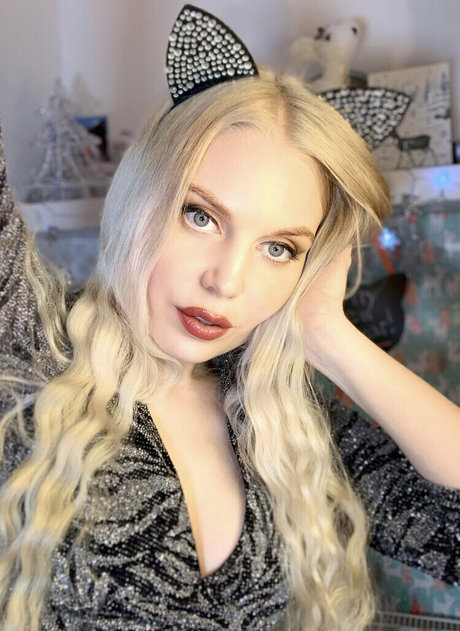 ittybittyprettykittyfree actriz de alta calidad foto