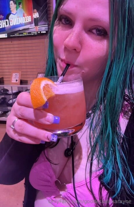 Goddessalexarayne estrella porno hermosa fotos