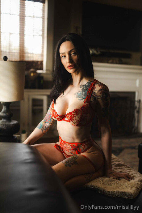 Misslillyy actriz de arte galerías