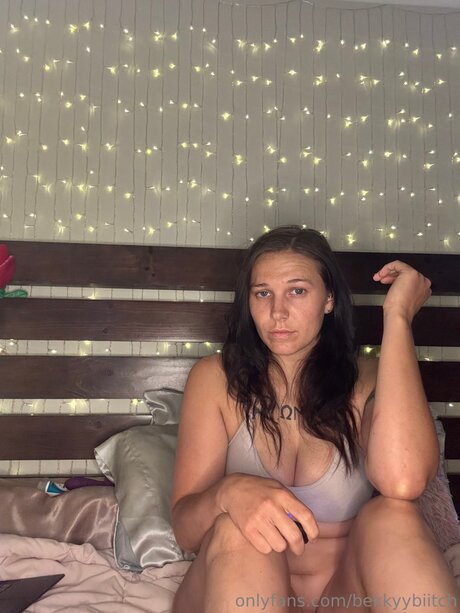 Bekkyybiitch modelo desnudos foto