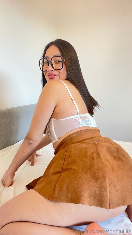 Shhhjuliiie modelo hermosa imágenes