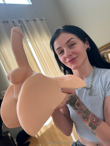 Rosalynsphinxfree hermosa actriz archivo