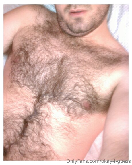 Okay I Guess actriz atractiva imagen