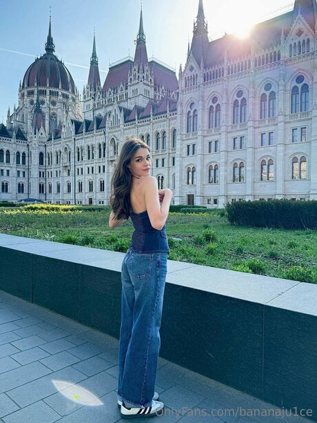 Bananaju1ce estrella sexy foto