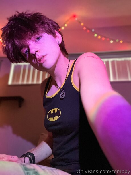 Zombby estrella porno sexy foto