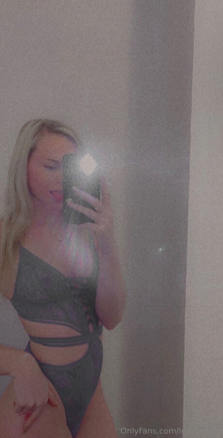 Lexi Smalls arte modelo recopilación