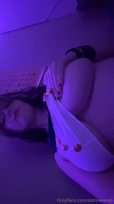 Dollzieeevip estrella porno caliente fotos