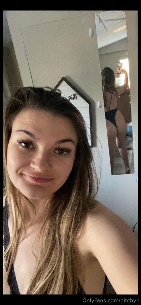 Bitchyb actriz caliente imágenes