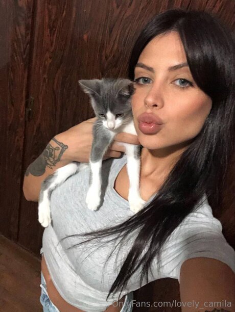 Lovely Camila estrella porno agradable galerías