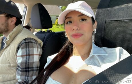 Heybarbie23 estrella porno desnuda imagen