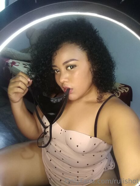 Rulishot bonita modelo archivo