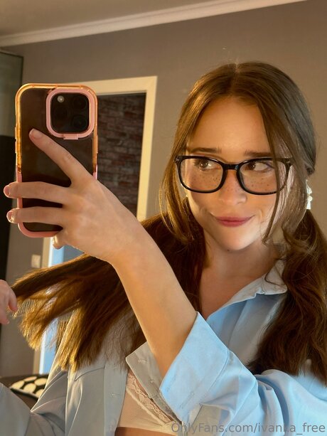 Ivanka Free actriz exclusiva imagen