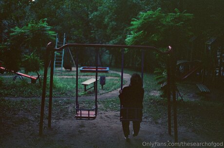 Thesearchofgod modelo de arte galerías