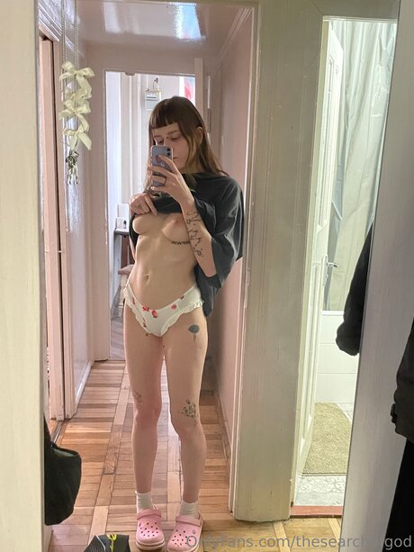 Thesearchofgod modelo desnudo fotos