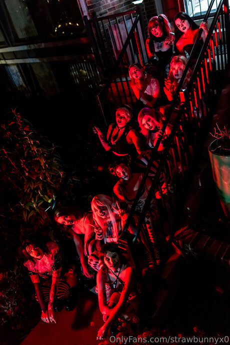 Strawbunnyx0 estrella caliente galería