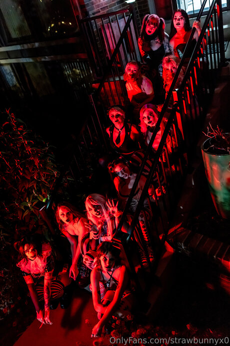 Strawbunnyx0 modelo sexy galerías